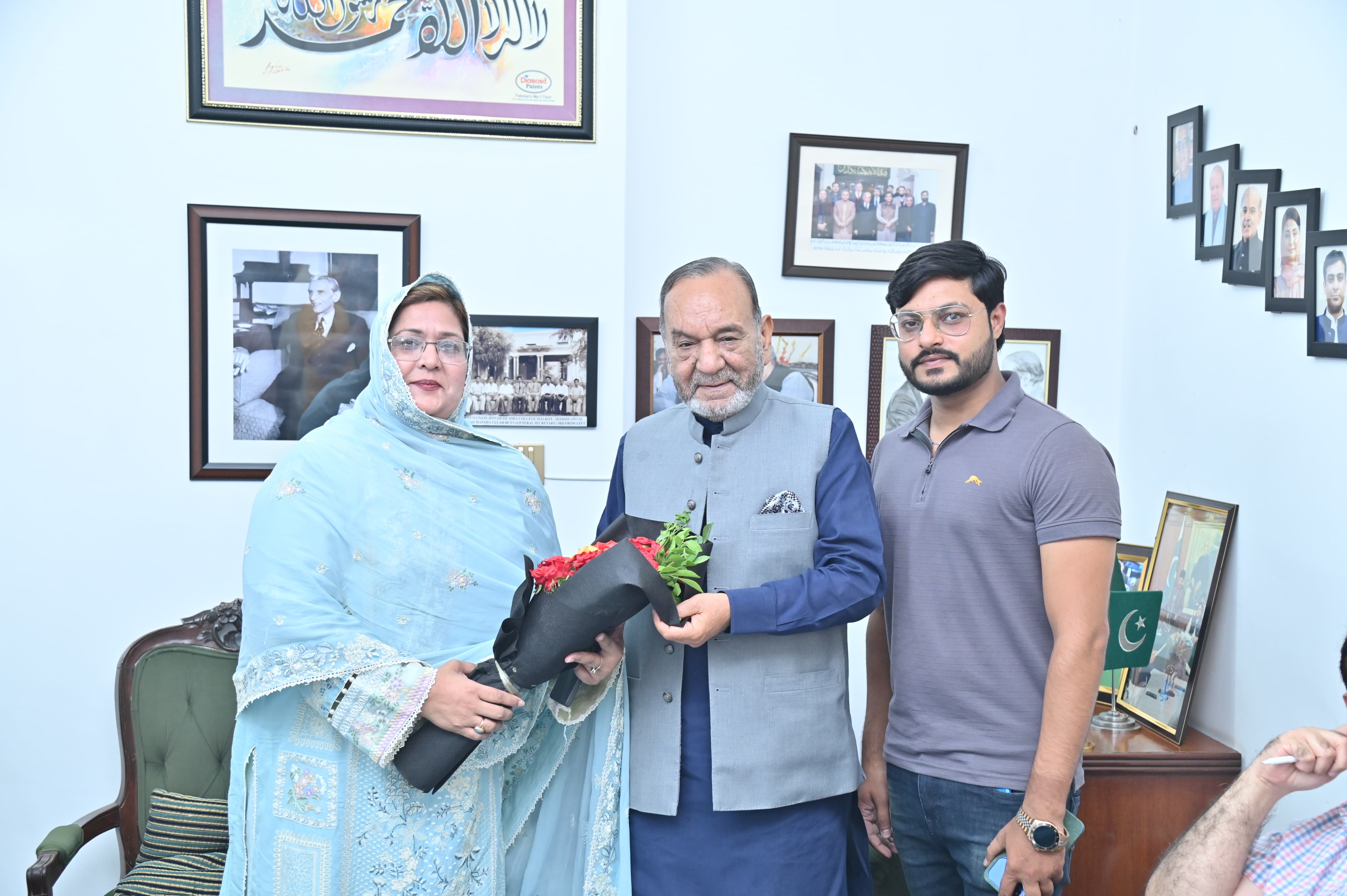 Madam Bushra Ashfaq bajwa  CEO Maymoon Ashfaq overseas  meeting with Minister Human Resources Mansha ULLAH Butt